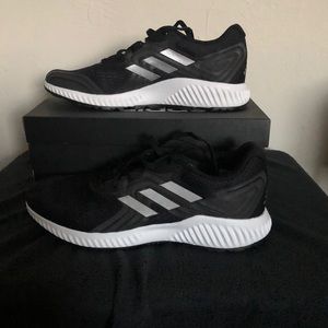 Adidas Men’s Aerobounce Running Sneakers